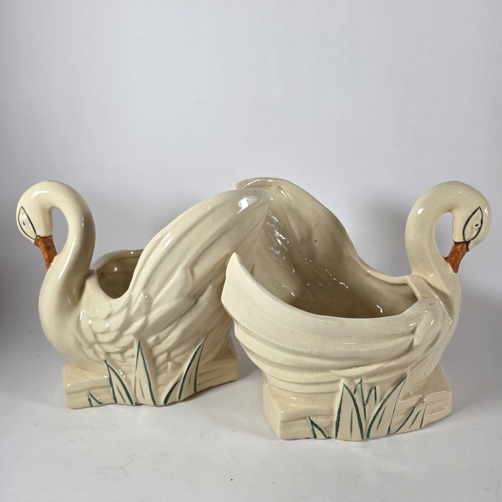 McCoy Cream Swan Ceramic Planters RARE, In Excellent Vintage Condition! Set Of 2